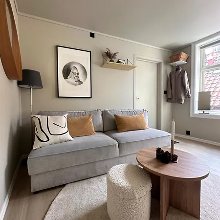 Cosy Flat In Historical Lane 아파트 *
