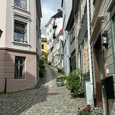 Cosy Flat In Historical Lane Apartamento Bergen