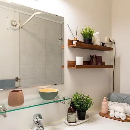 Cosy Flat In Historical Lane 아파트 *